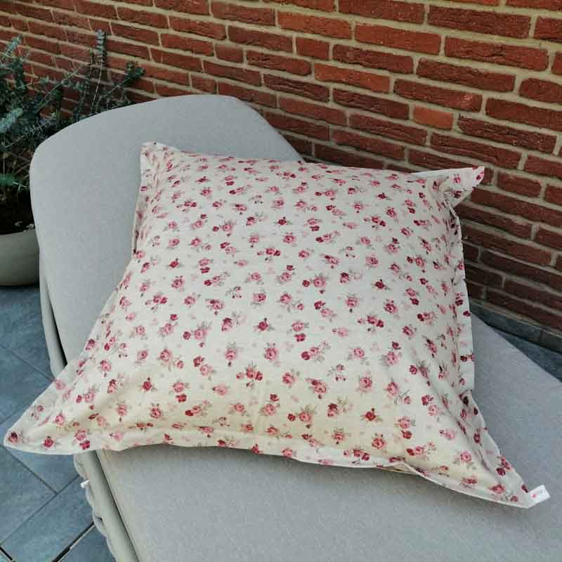 Bodenkissen bunt mit rosa Rosen 60x60cm Bodenkissen bunt mit rosa Rosen 60x60cm