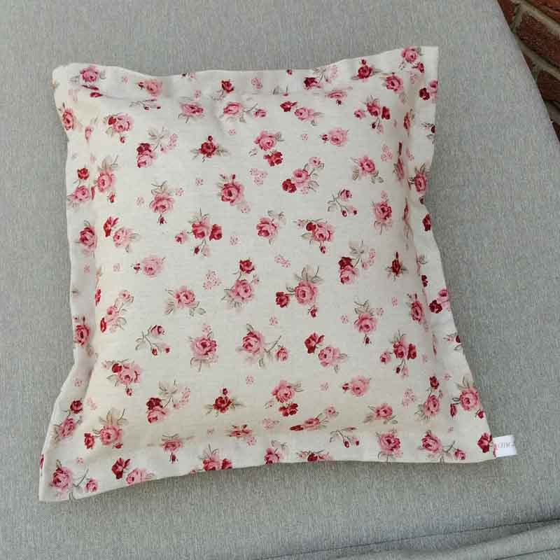 Bodenkissen bunt mit rosa Rosen beschichtet 40x40cm Bodenkissen bunt mit rosa Rosen beschichtet 40x40cm