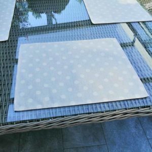 Platzset mit Punkten