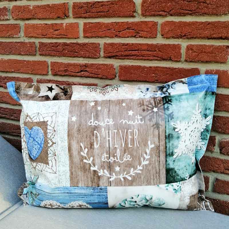 Outdoorkissen Weihnachten – Herzen & Sterne blau 40x60cm Outdoorkissen Weihnachten – Herzen & Sterne blau 40x60cm