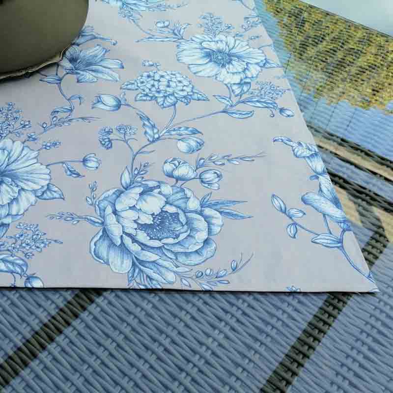 Mitteldecke mit blauen Blumen Mitteldecke mit blauen Blumen