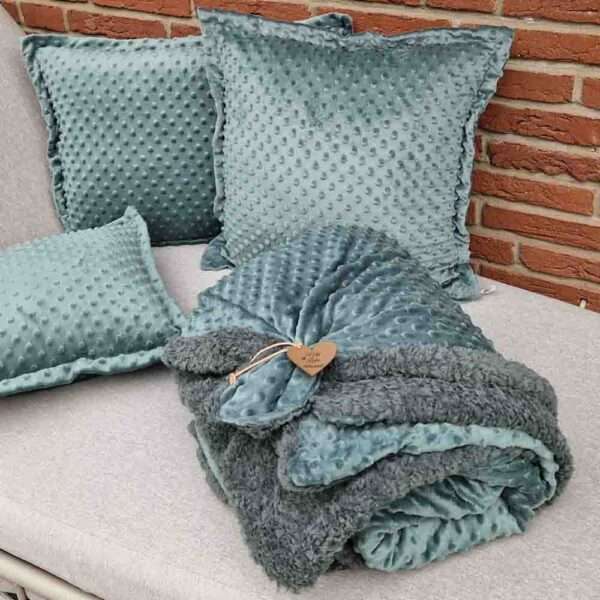 Hochwertige Kuscheldecke und Kuschelkissen grün
