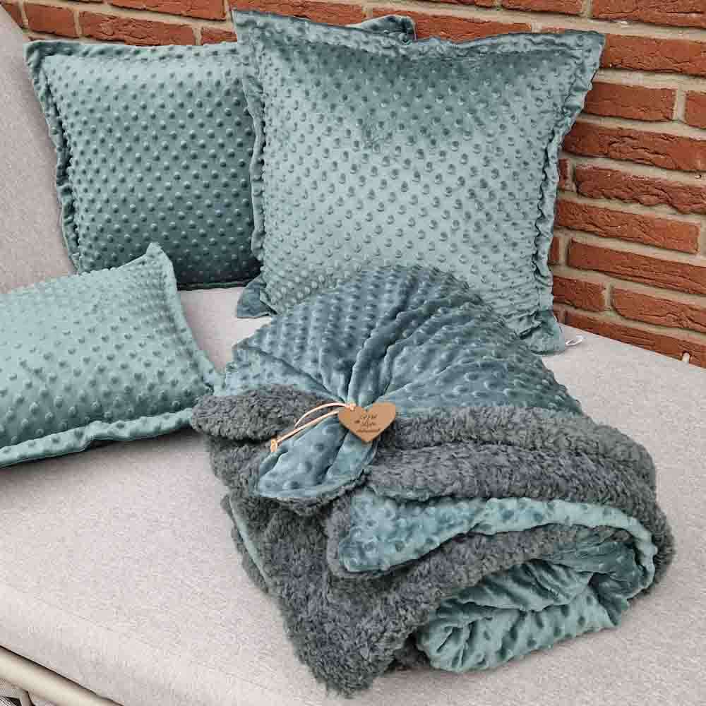 Hochwertige Kuscheldecke und Kuschelkissen grün